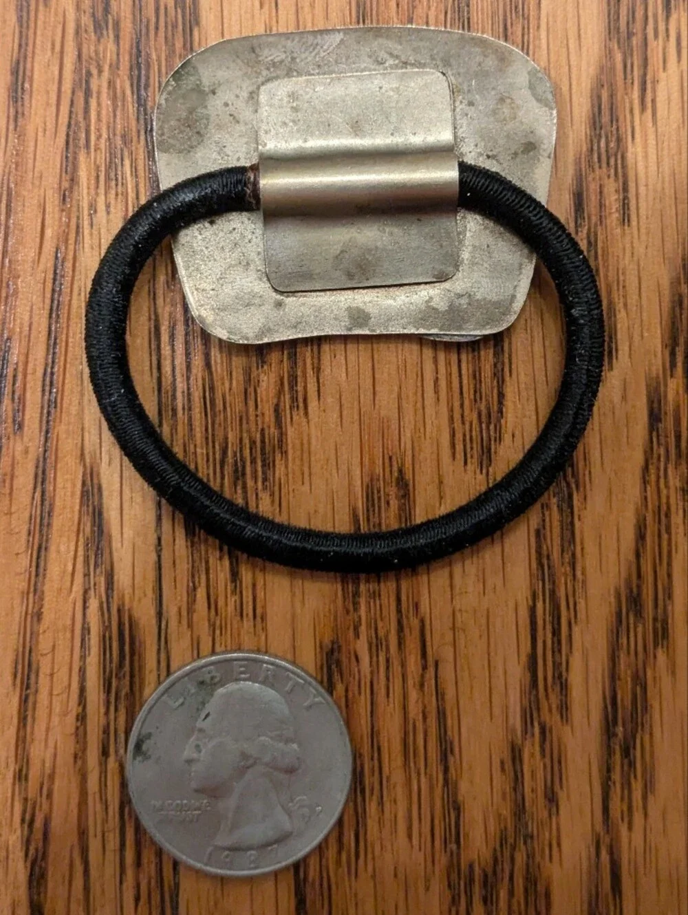 Vintage Two-Tone Metal Hair Tie with Engraved Bird Design